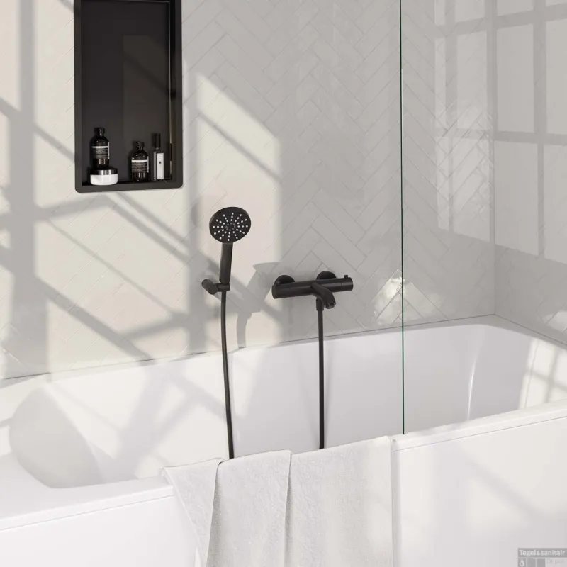 Op = Op Opbouwset Bad- en Douchekraan Brauer Black Edition Thermostatisch Met Wandhouder En Handdouche 3 Standen Mat Zwart
