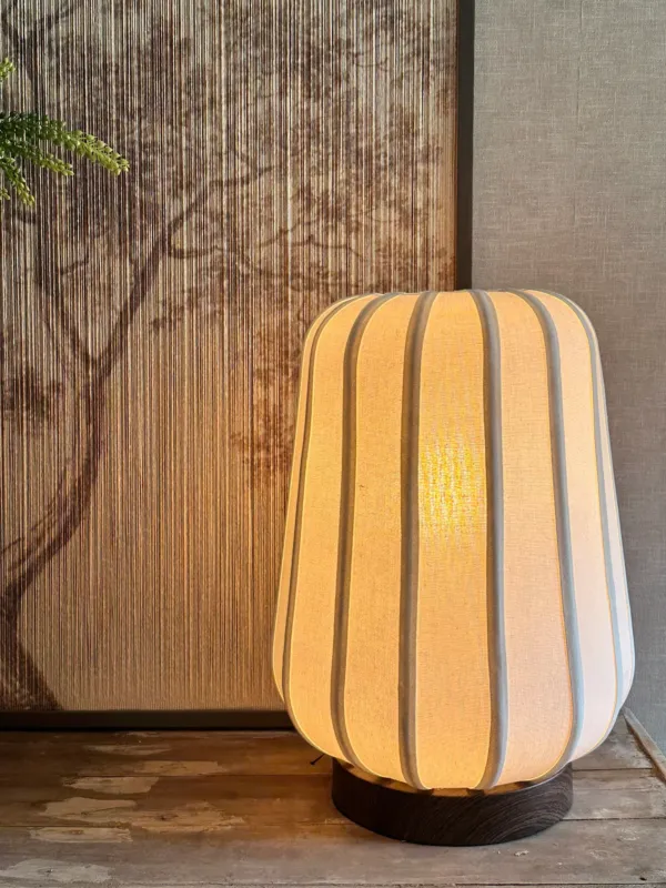 Tafellamp BIBURY hout print donker bruin+wit Op = Op