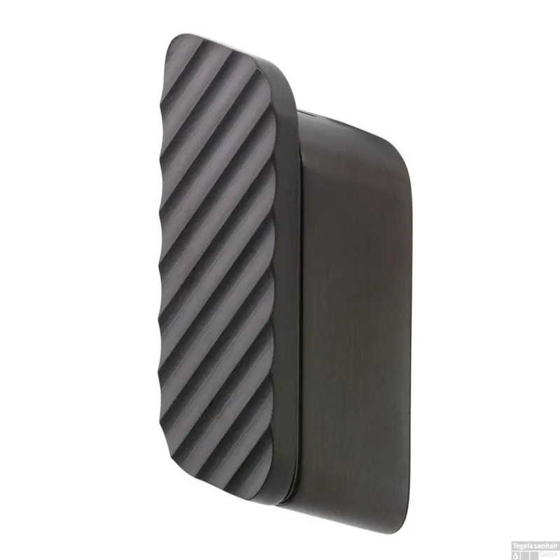 Aanbieding Handdoekhaak Medium Met Diagonaal Strepenpatroon Geesa Shift Zwart Metaal Geborsteld