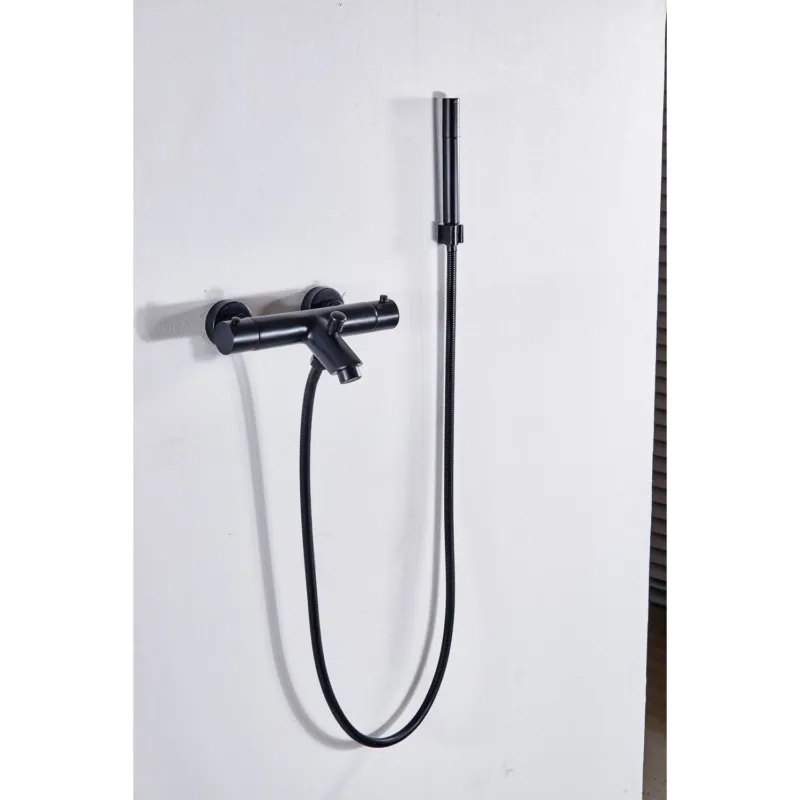 Merkproduct Badkraan Opbouw Boss & Wessing Nero met Staaf Handdouche Mat Zwart