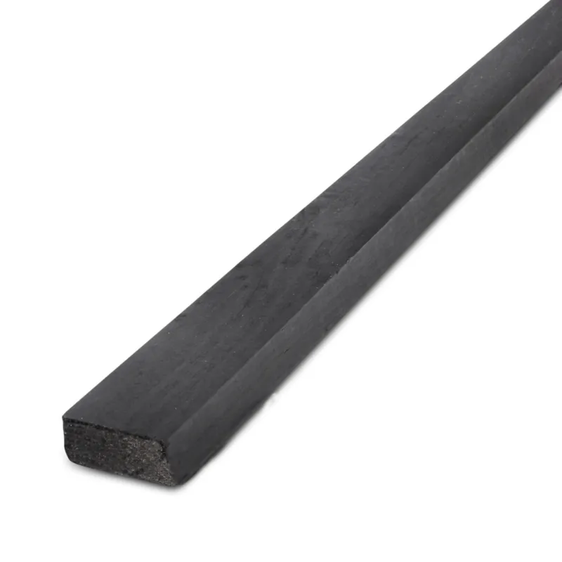 Betaalbaar vuren - lat - zwart Zwart gebeitst vuren ventilatielat - 28x45 mm - geschaafd - ventilatie lat - zwart vurenhout KD 18-20% - Zwart gebeitst vuren ventilatielat - 28x45 mm - geschaafd: 450 cm