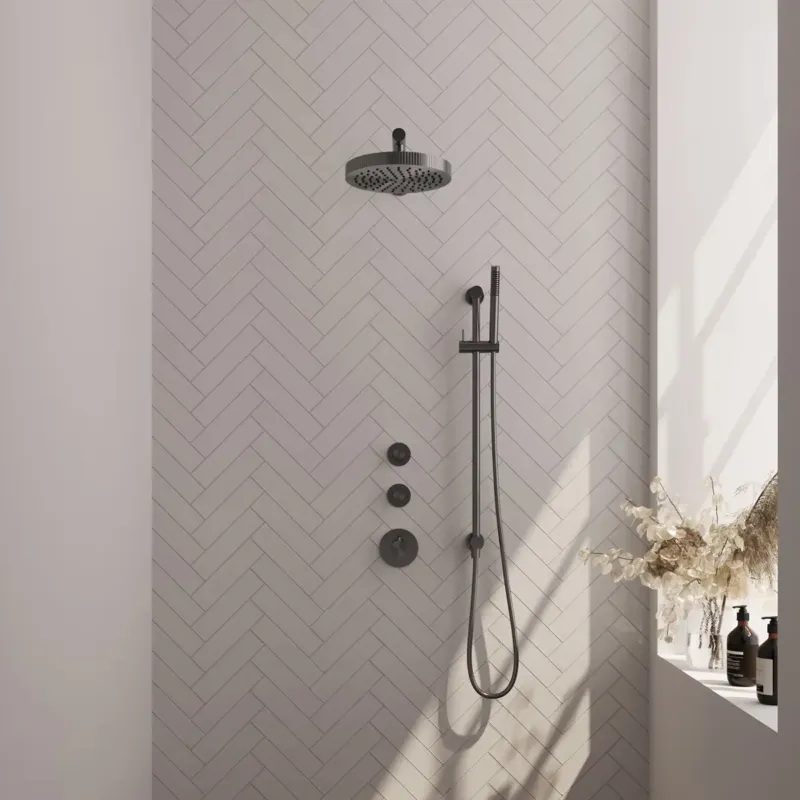 Brauer Stripe inbouw regendouche met 25cm hoofddouche, rechte muurarm, staafhanddouche en glijstang set 7 gunmetal geborsteld PVD Laatste Versie