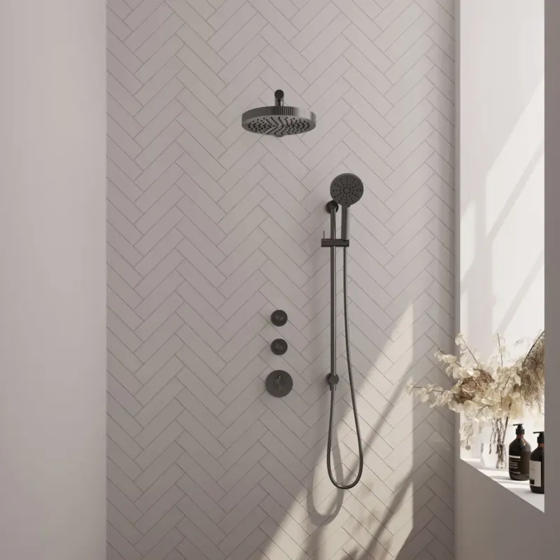 Op = Op Brauer Stripe inbouw regendouche met 25cm hoofddouche, gebogen muurarm en 3 standen handdouche en glijstang set 11 gunmetal geborsteld PVD