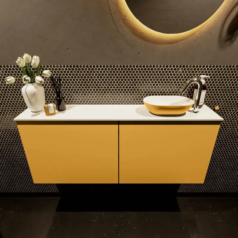Op = Op Mondiaz Fowy toiletmeubel 120cm ocher met gele waskom rechts en kraangat
