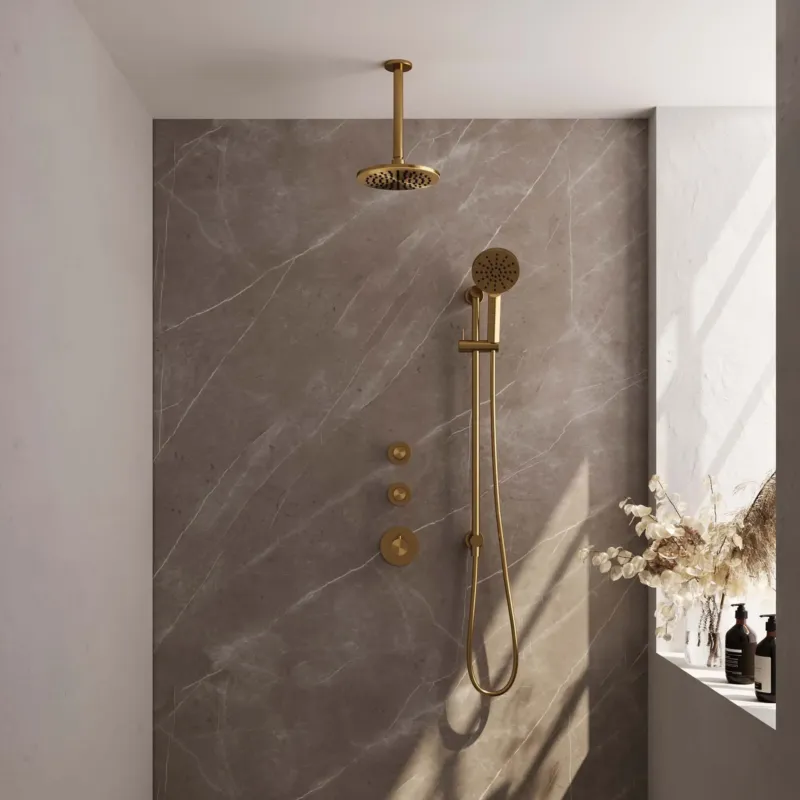 Superprijs Brauer Gold Carving complete inbouw regendouche set 23 met 20cm douchekop, plafondarm, 3 standen handdouche en glijstang geborsteld messing PVD
