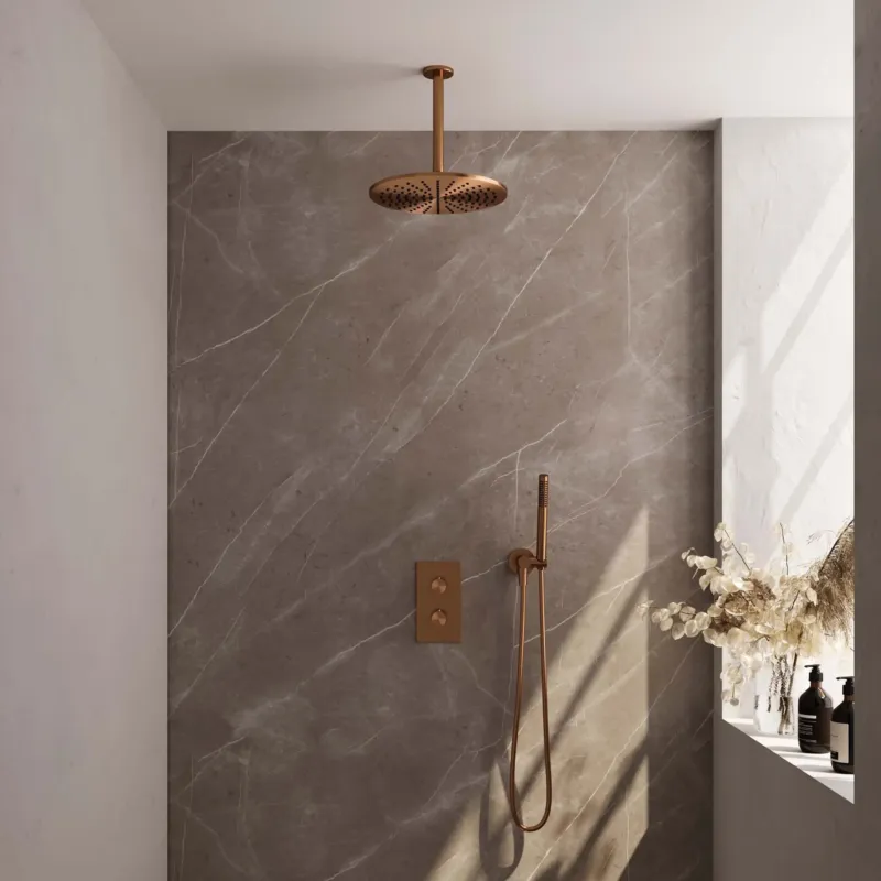 Brauer Copper Carving complete inbouw regendouche set 30 met 30cm douchekop, plafondarm en staafhanddouche geborsteld koper PVD Betrouwbaar