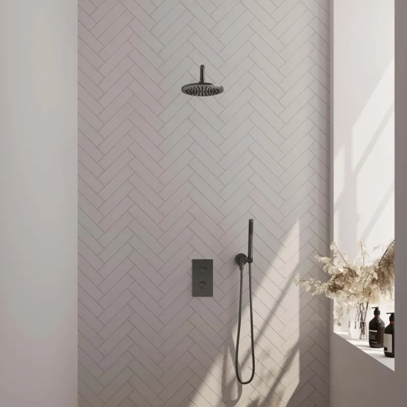 Brauer Gunmetal Carving complete inbouw regendouche set 27 met 20cm douchekop, gebogen muurarm en staafhanddouche gunmetal geborsteld PVD Premium