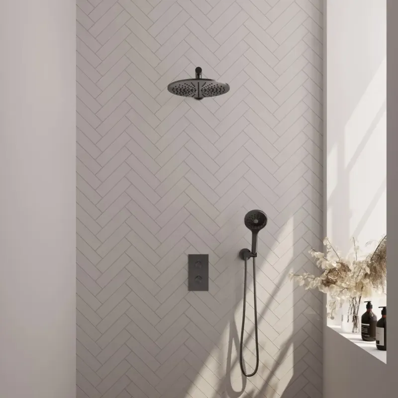 Premium Brauer Gunmetal Carving complete inbouw regendouche set 32 met 30cm douchekop, rechte muurarm en 3 standen handdouche gunmetal geborsteld PVD