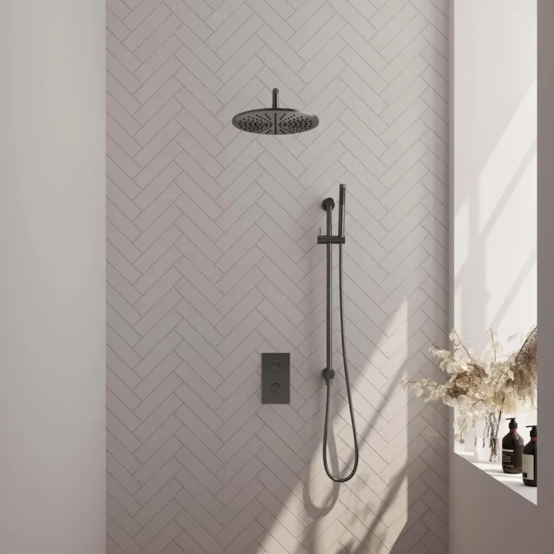 Beperkte Voorraad Brauer Gunmetal Carving complete inbouw regendouche set 40 met 30cm douchekop, gebogen muurarm, staafhanddouche en glijstang gunmetal geborsteld PVD